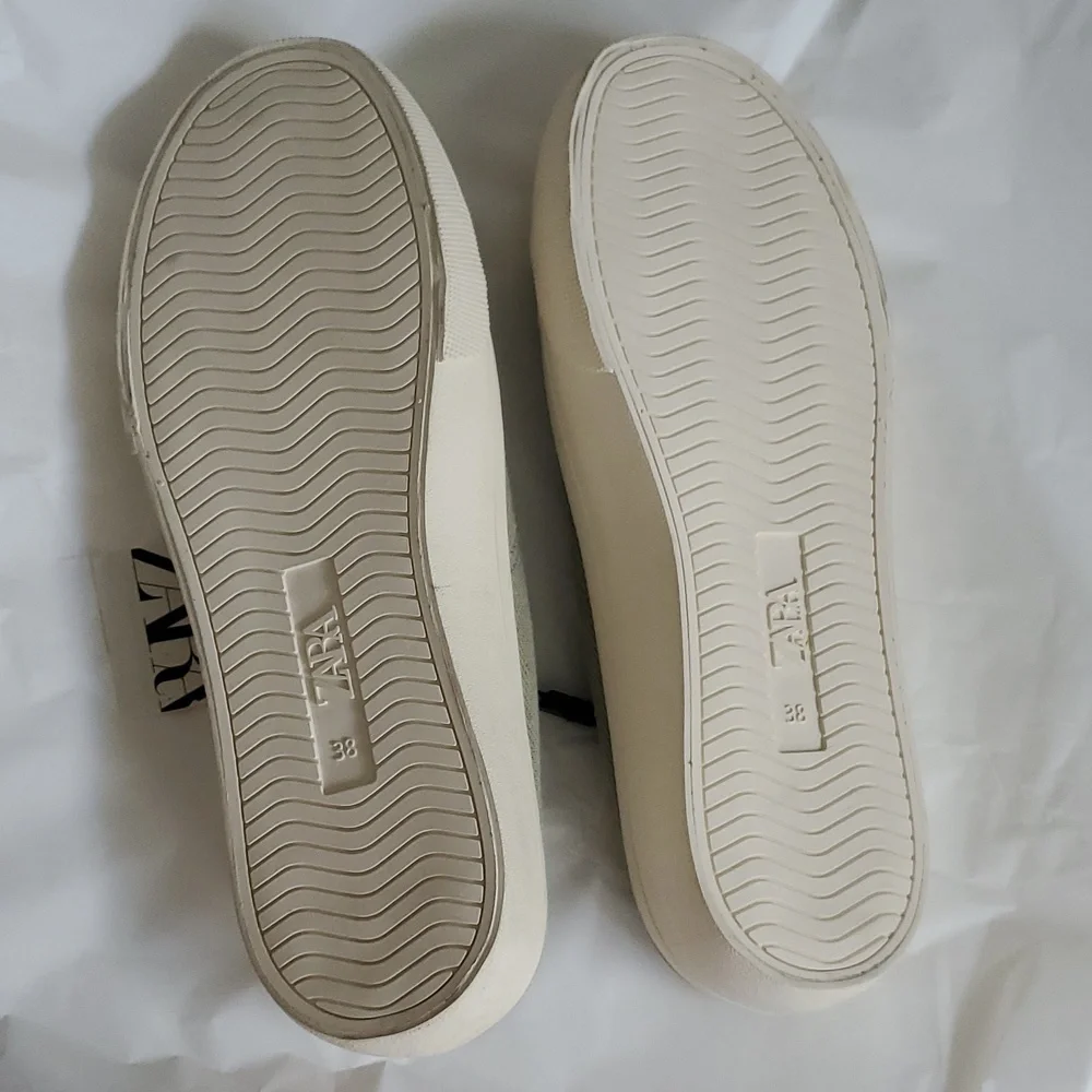 ZARA OPEN BACK CASUAL SNEAKERS